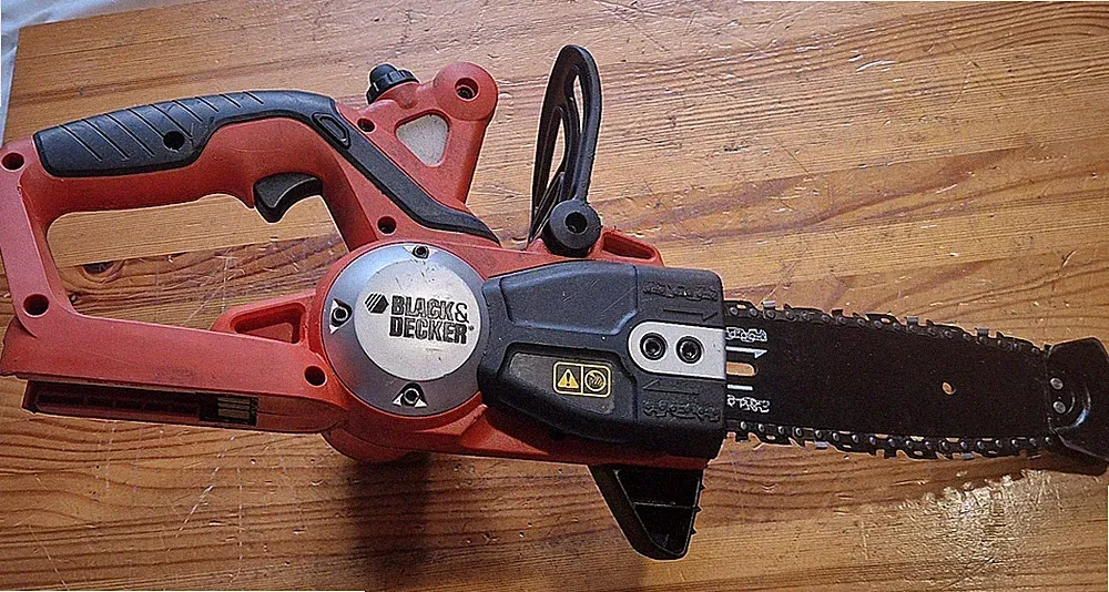 Black & Decker GKC1817 Akku Kettensäge 18V ohne Akku ohne Ladegerät (funktioniert)