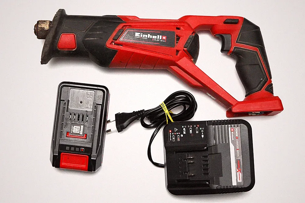 Einhell TE-AP 18/22 Li Akku-Säbelsäge mit Ladegerät und Akku gebraucht und gut