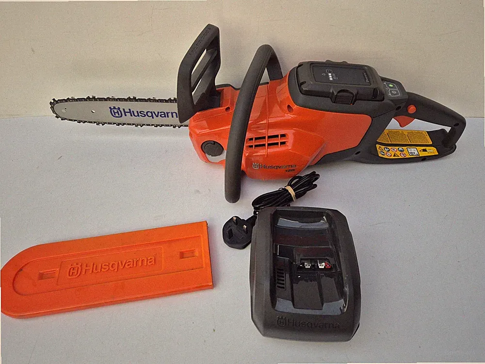 Husqvarna 120i Motorsäge 12" BLi20 Akku QC250 Ladegerät UK kostenloser Versand