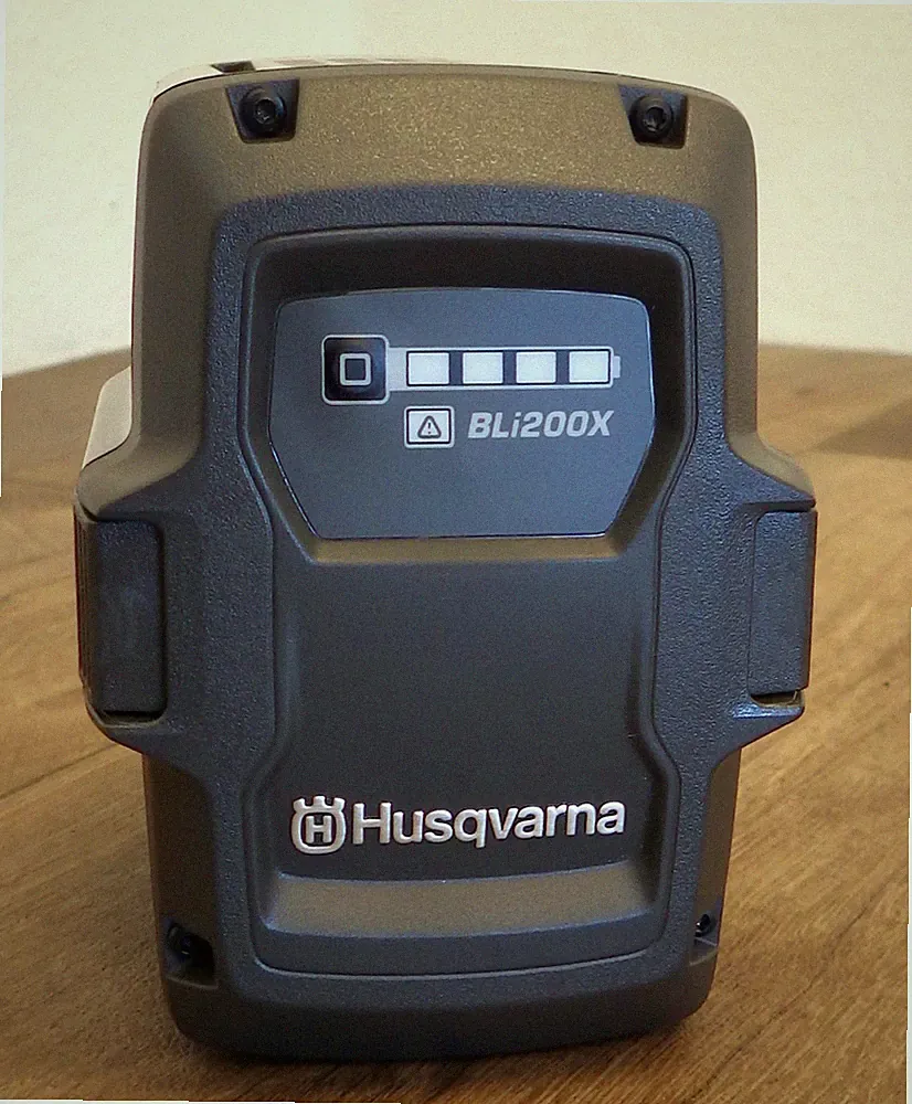 Husqvarna Profi Akku BLi 200X * 36V * 5,0 AH * 180 Wh * grau mit LED Anzeige