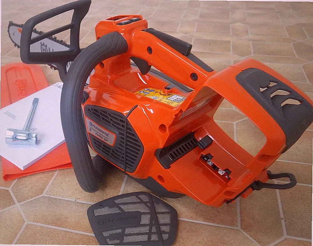 Husqvarna T 540iXP Profi Akku Tophandle Motorsäge * 35 cm * Ölsensor Sologerät *