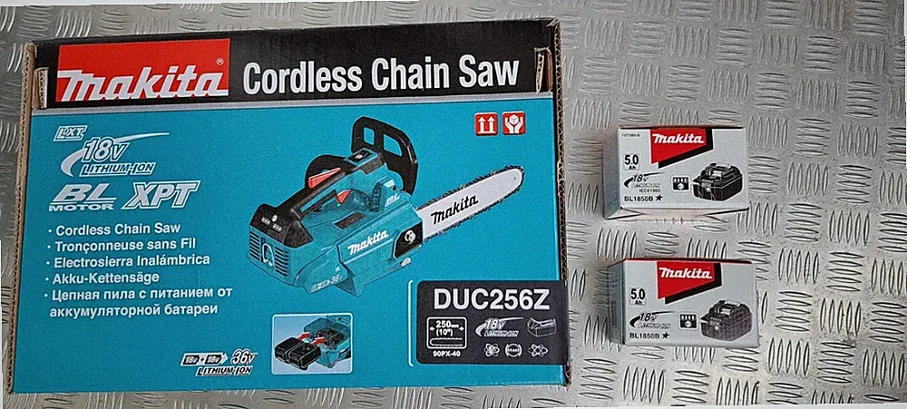 Makita DUC 256 Akku Kettensäge 36V ( 2x 18V ) + 2 x BL1850B Akkus- neu unbenutzt