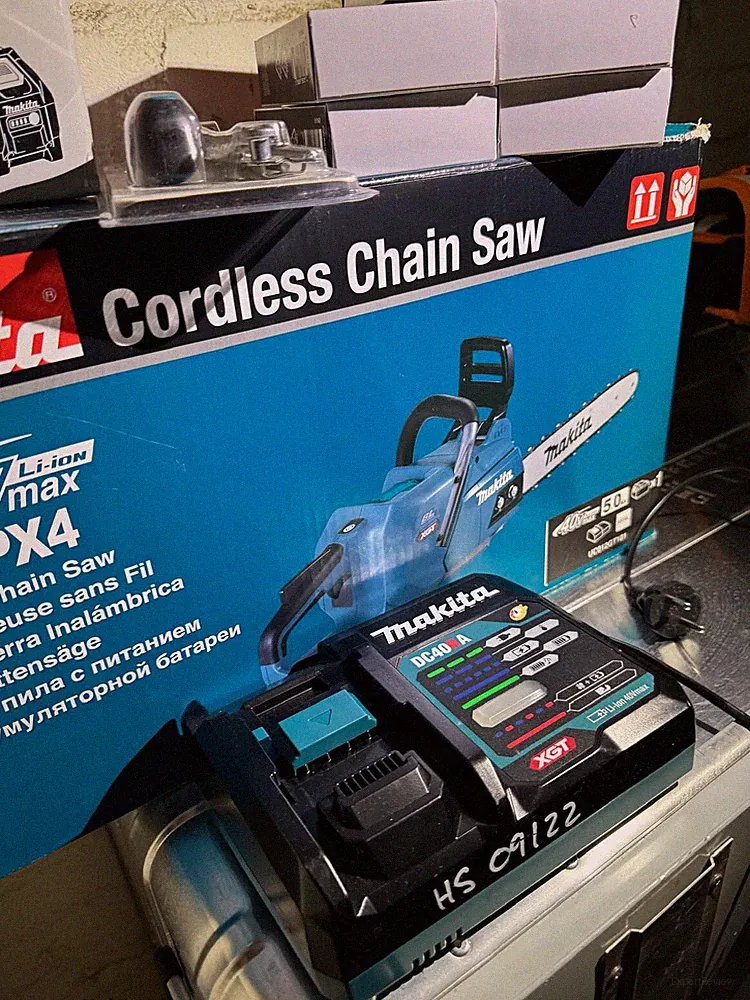 Makita ipx4 Akku Motorsäge, Mit Viel Zubehör