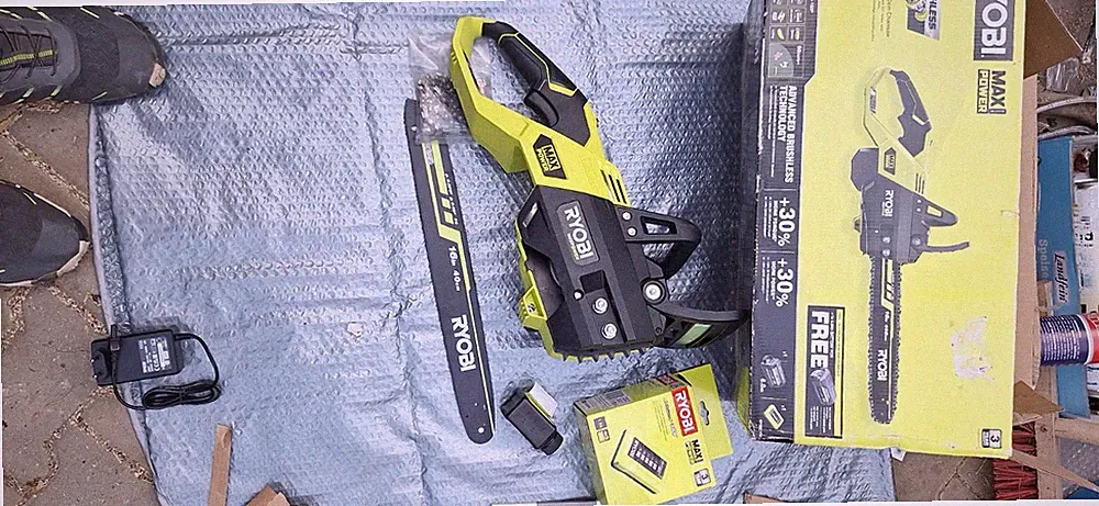 Ryobi Max Power Kettensäge ohne Akku nur Ladegerät