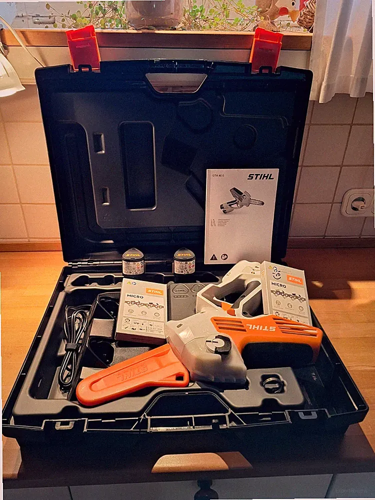 Stihl AKKU Astschneider GTA 40 SET Kettensäge Motorsäge Säge 15 cm 2 x Kette NEU