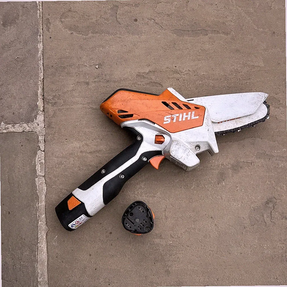 Stihl GTA 26 Akku Garten Hochentaster / Motorsäge mit 2 Akkus