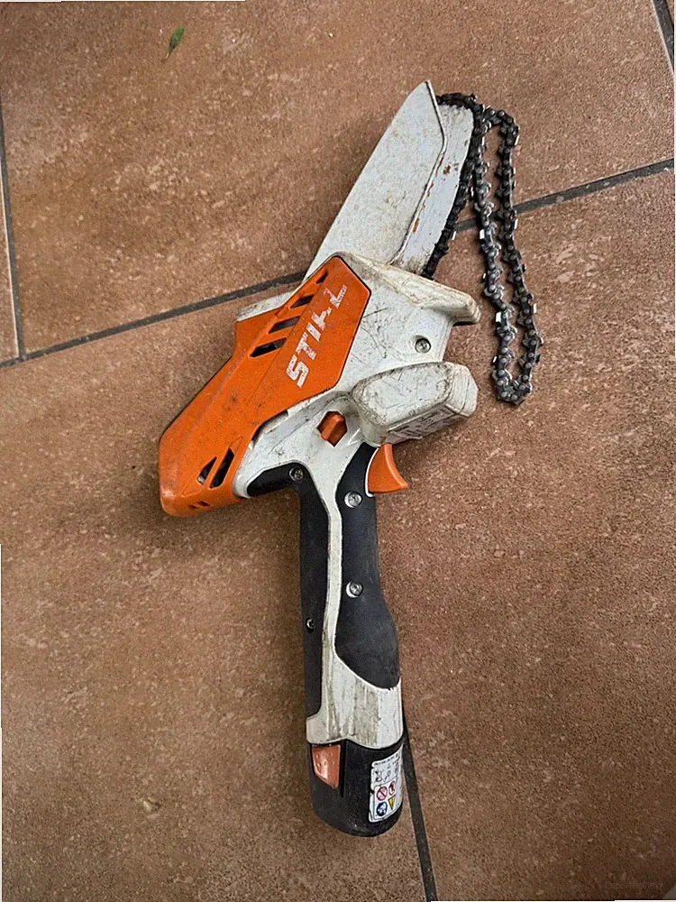 Stihl GTA 26 Akku-Gartenschere / Kettensäge mit 1 Akku