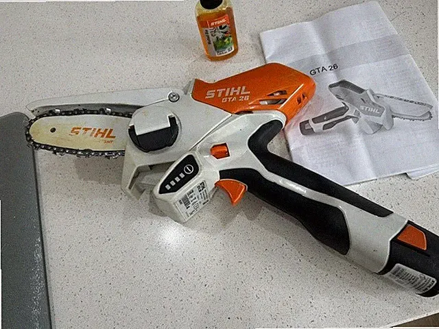 Stihl GTA 26 Hand Akku Kettensäge Hochentaster ohne Akku oder Ladegerät funktioniert einwandfrei