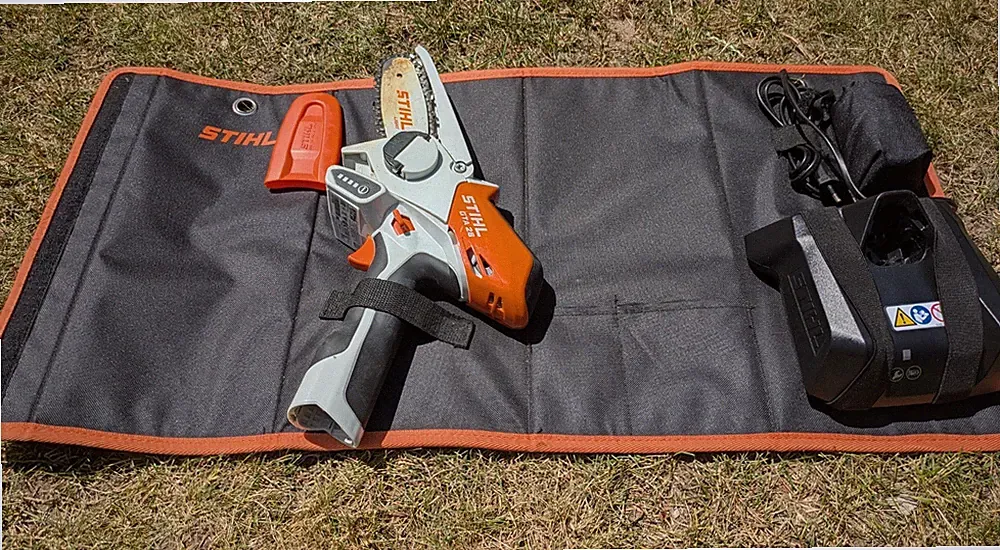 STIHL GTA 26 Mini Akku-Kettensäge, werkzeuglos, Ladegerät, Schwertschutz, orange