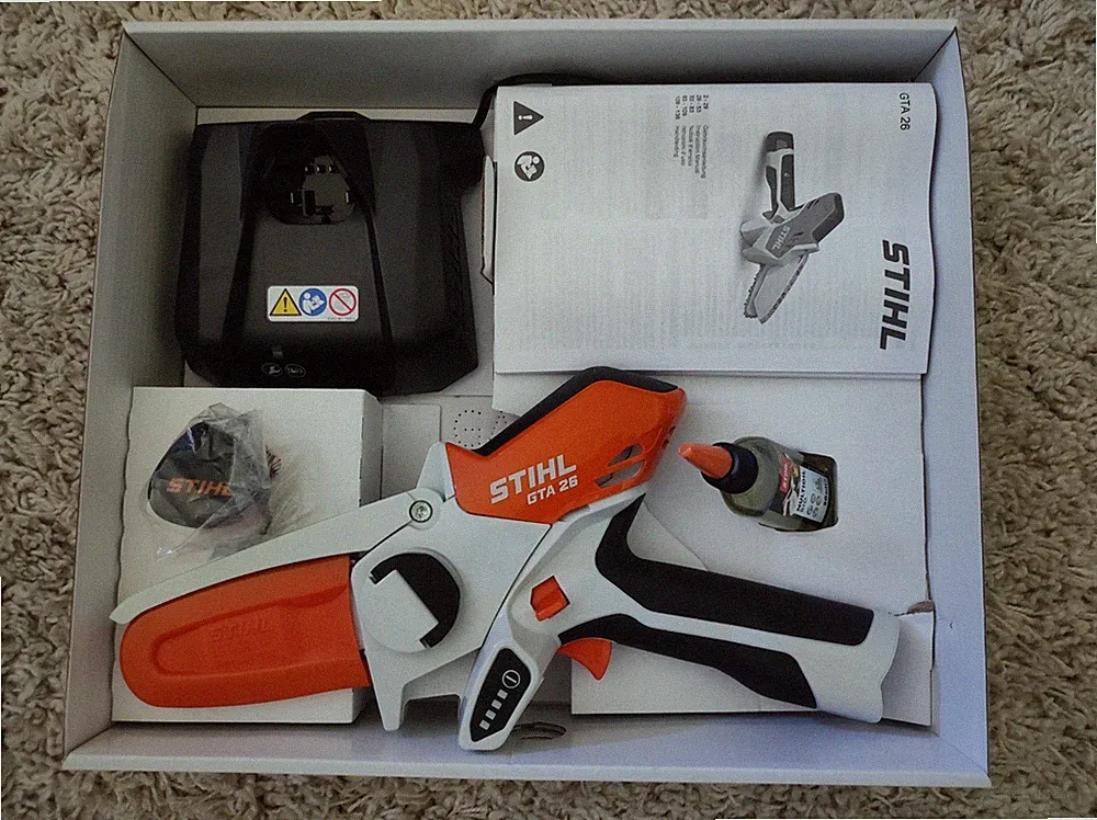 Stihl GTA 26 SET (AS2 + AL1) Gehölzschneider mit Akku und Ladegerät, Kettensäge