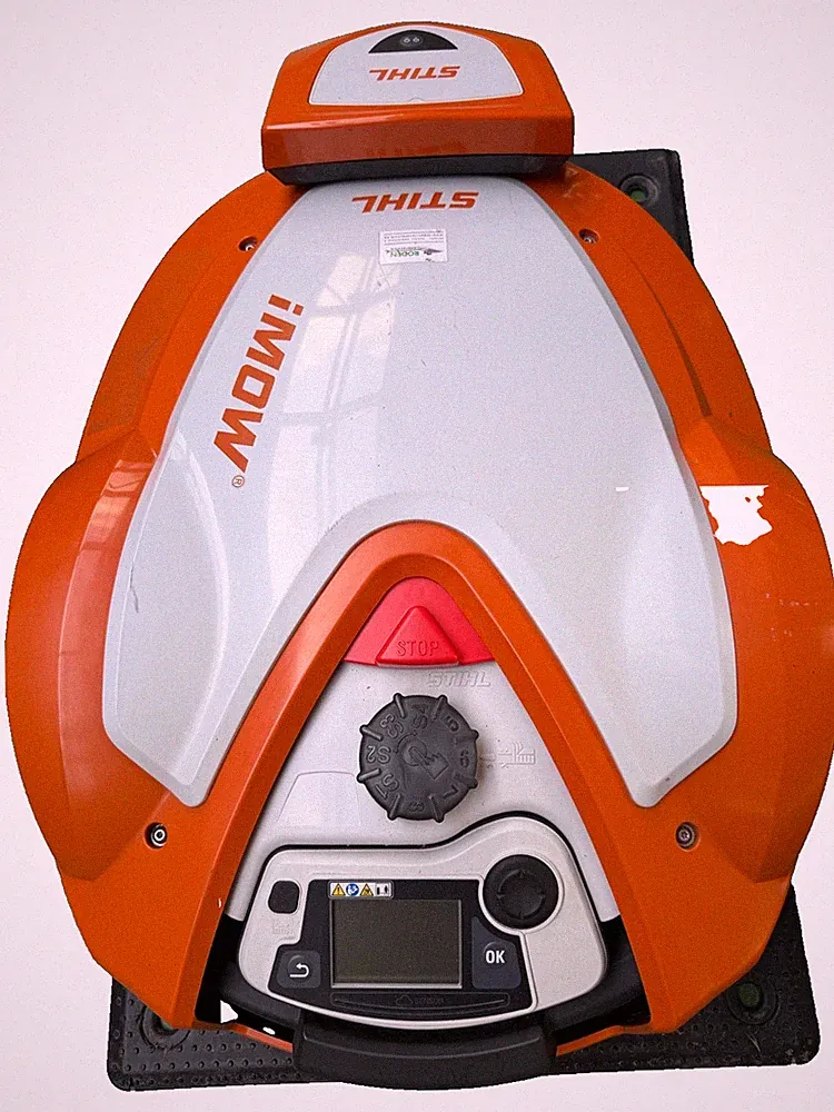 Stihl Mähroboter RMI 632. P, Bj 2022, Bedienteil neu, sehr gepflegt mit Garage