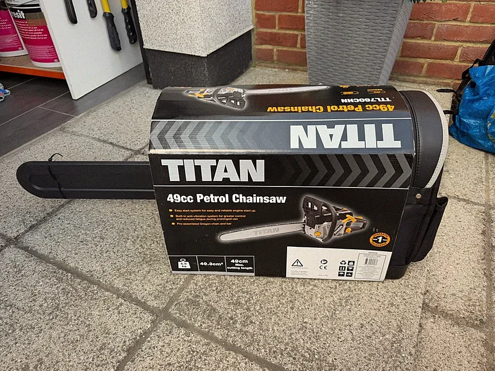 Titan TTL760CHN 20 Zoll 50cm 49cc Benzin Kettensäge BRANDNEU